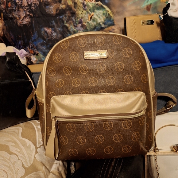 Adrienne Vittadini Handbags - Adrienne Vittadini brown and metallic gold full size backpack euc 12x12